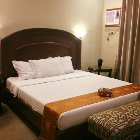 The Windy Ridge Hotel Tagaytay City Extérieur photo