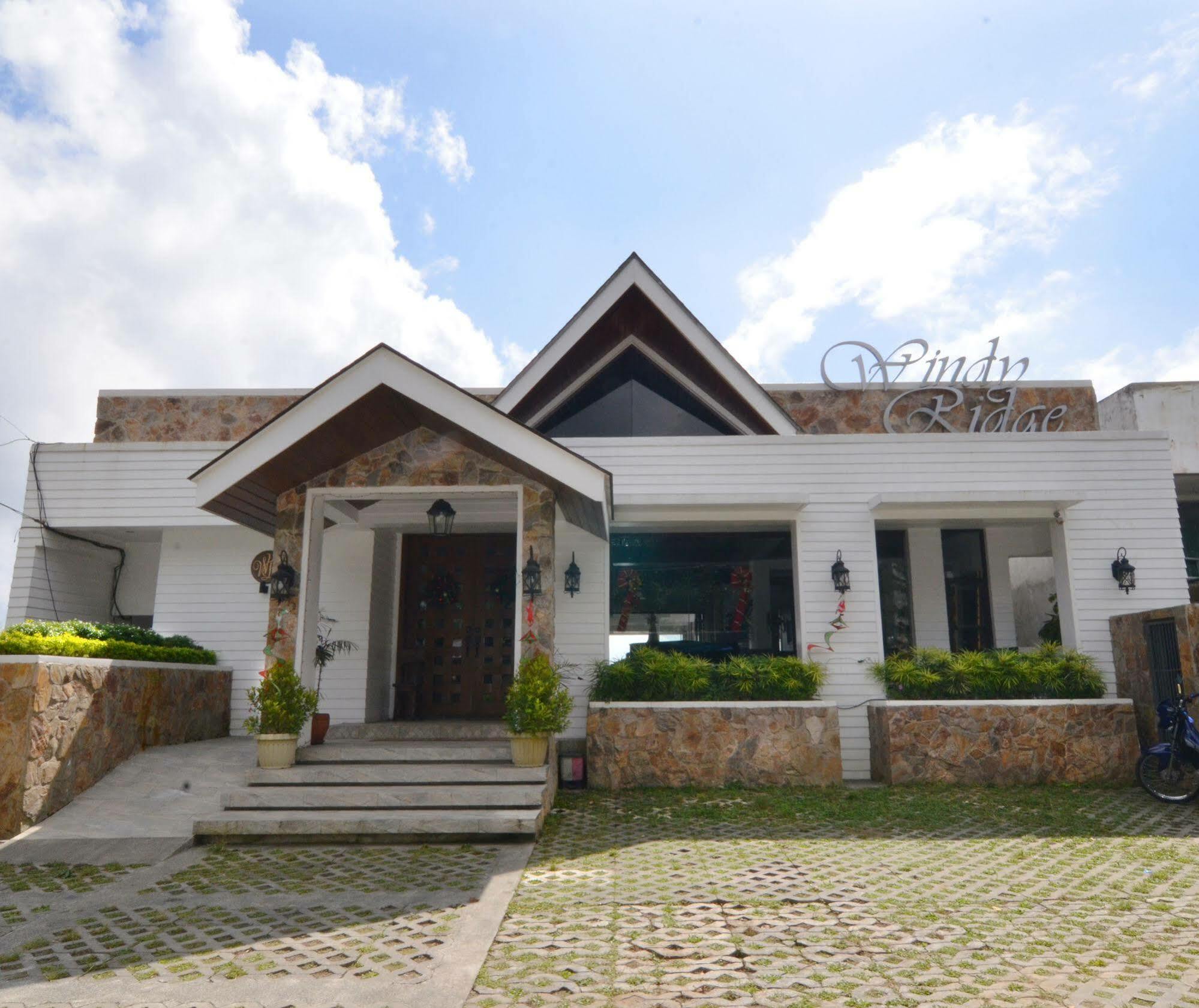 The Windy Ridge Hotel Tagaytay City Extérieur photo