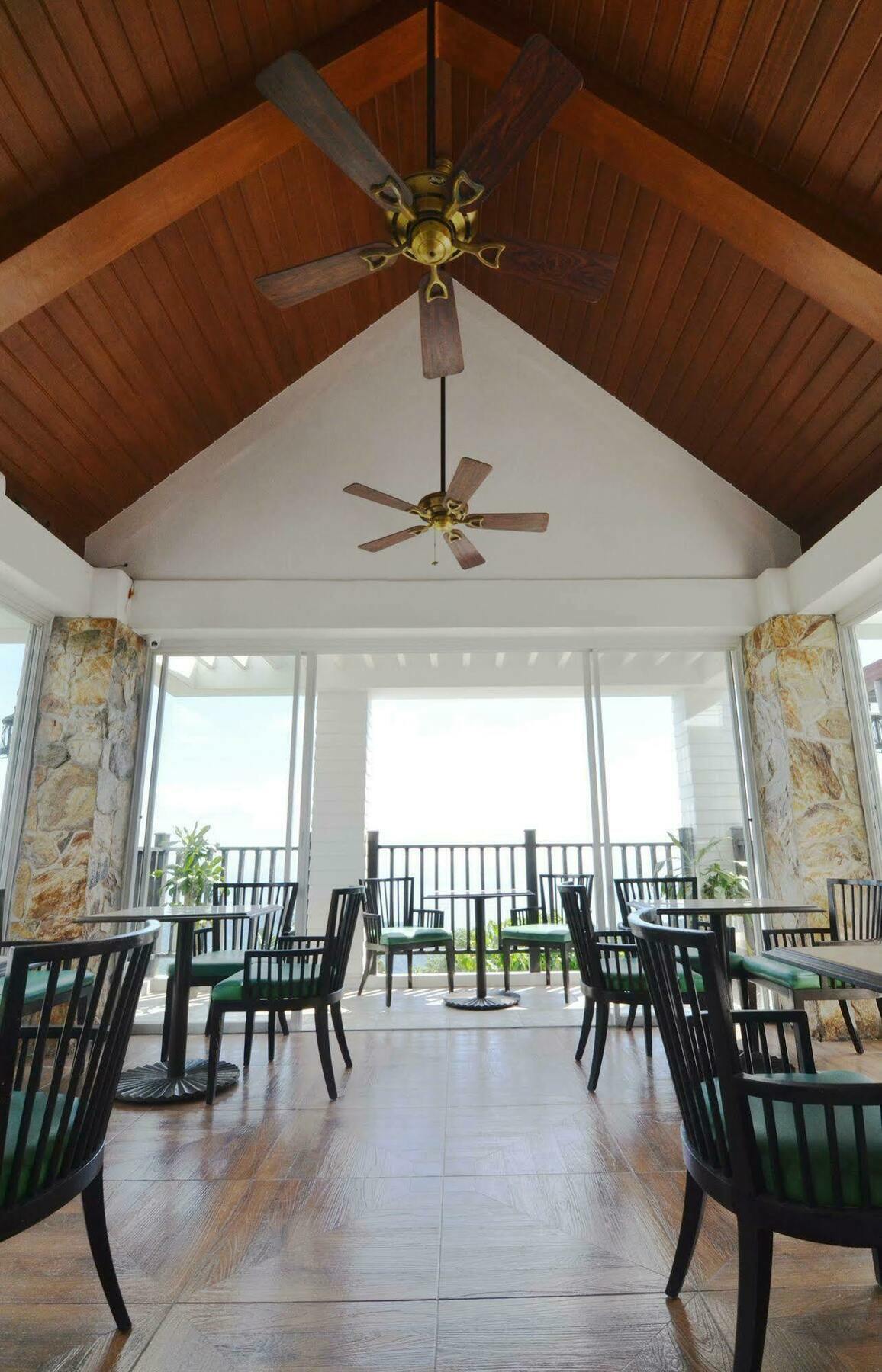 The Windy Ridge Hotel Tagaytay City Extérieur photo