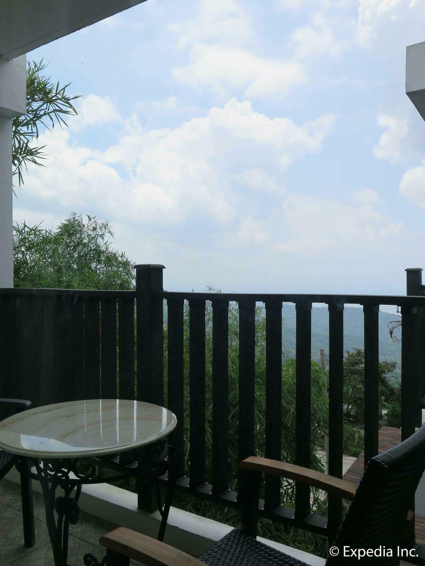 The Windy Ridge Hotel Tagaytay City Extérieur photo